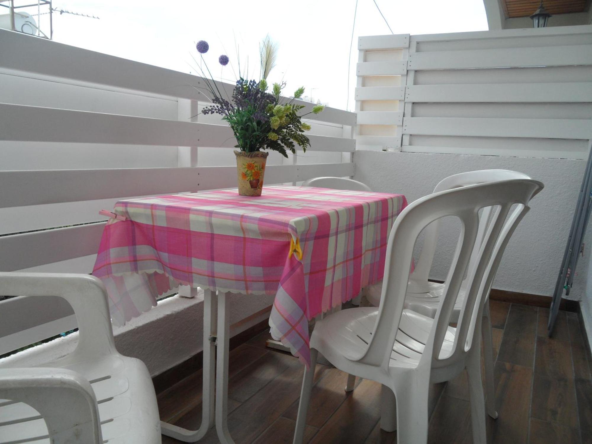 Sunshine Apts, Two Bedroom , Free Internet, No 3 Ayia Napa Esterno foto