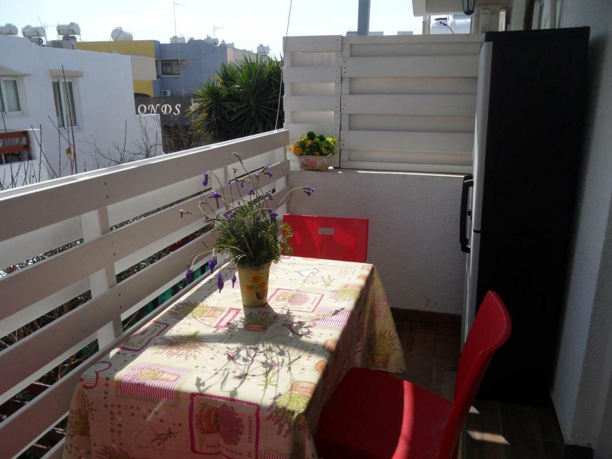 Sunshine Apts, Two Bedroom , Free Internet, No 3 Ayia Napa Esterno foto